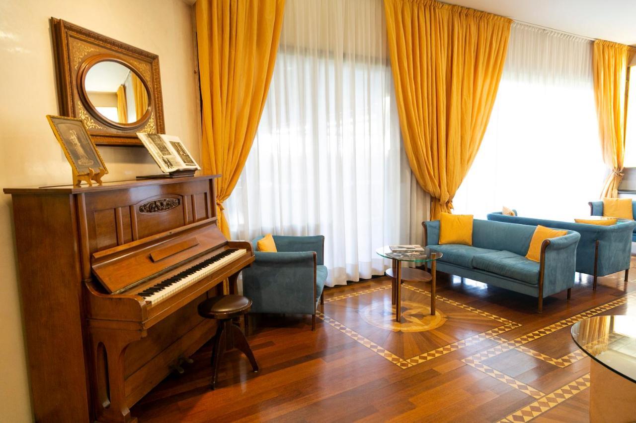 Melas Hotel Merate Bagian luar foto
