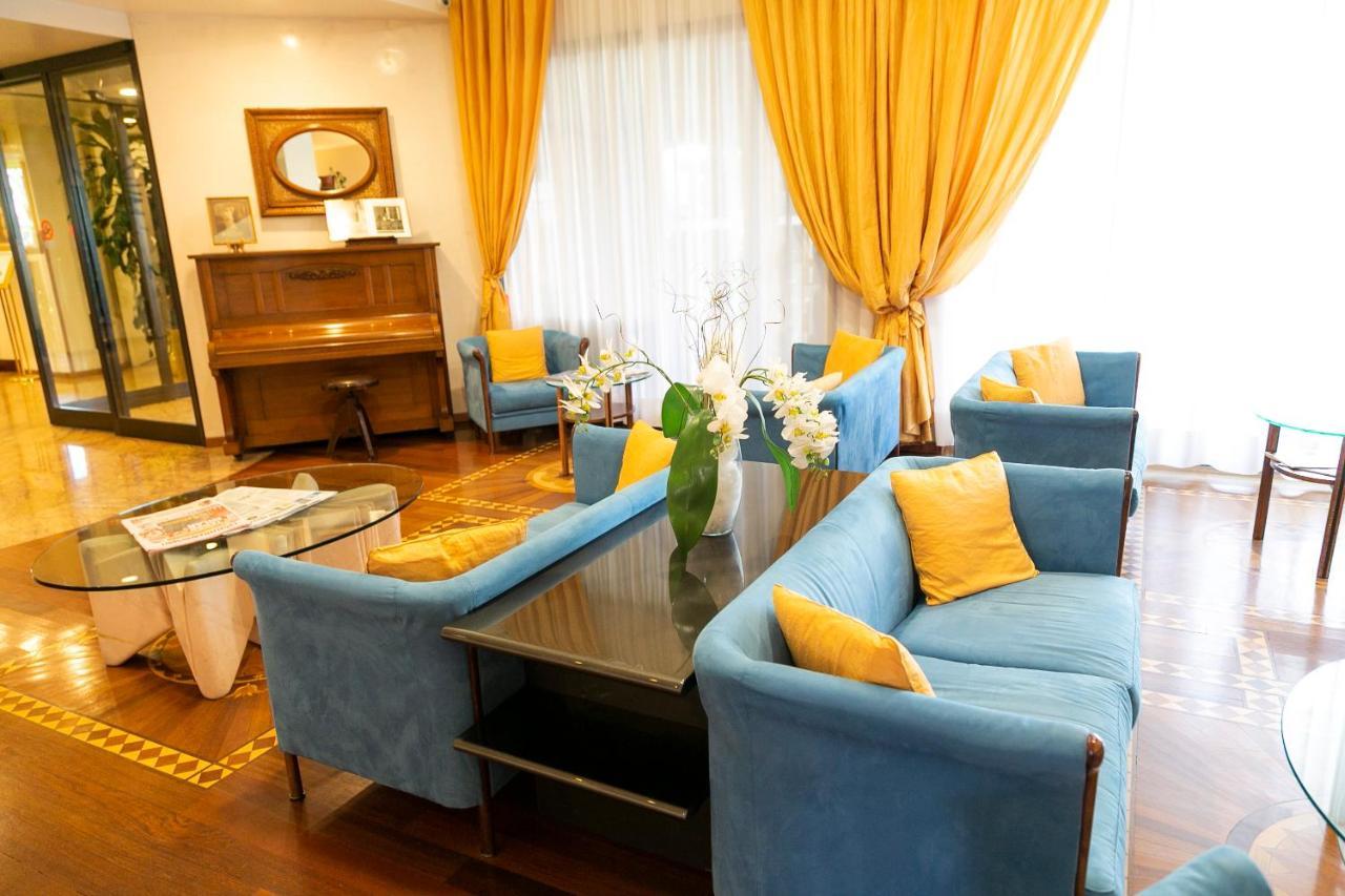 Melas Hotel Merate Bagian luar foto