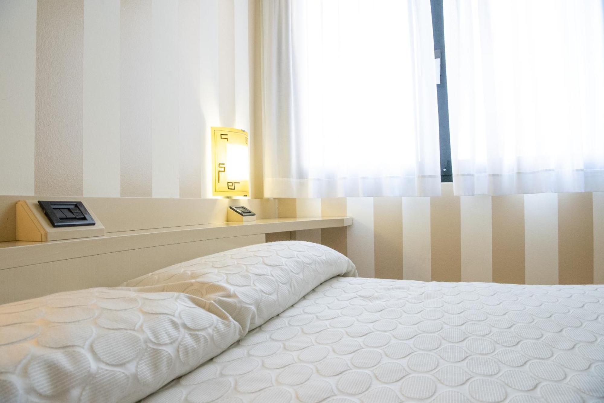 Melas Hotel Merate Bagian luar foto